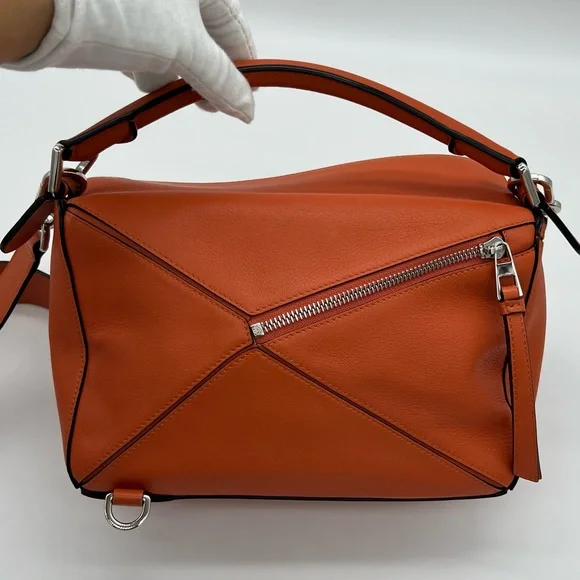 Authentic Loewe Small Puzzle in classic Calfskin - Picture 11 of 17